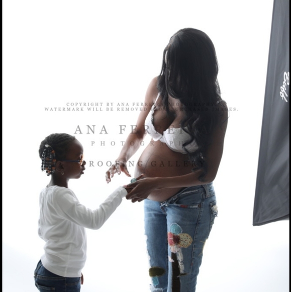 Covergirl - Picture 2 of 11